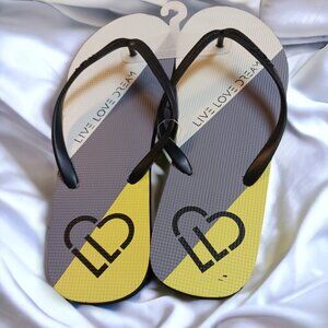Live Love Dream Summer Flip Flops Size 9/10 NWT